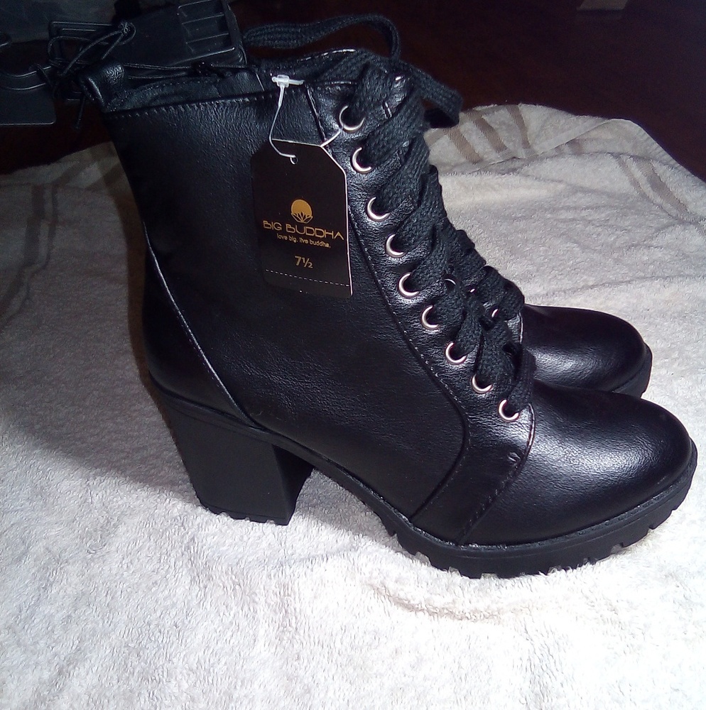 women's black boots